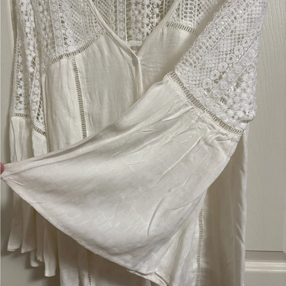 Elegant White Lace Women's Top - Picture 4 of 4